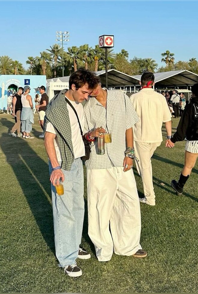 Oversized festival outfit voor mannen.